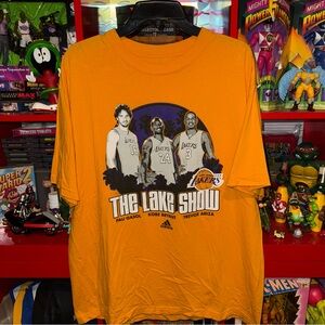 VTG/Y2K 08/09’ x Adidas x LA Lakers T-shirt